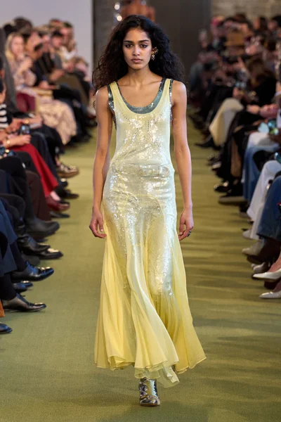 Look 29